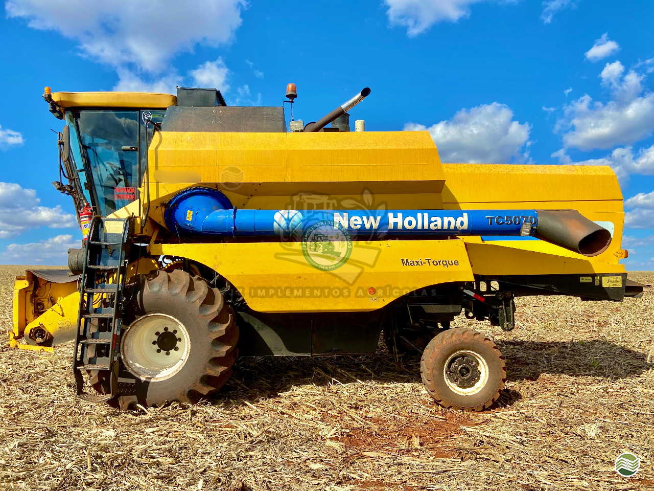 COLHEITADEIRA NEW HOLLAND TC 5070 JZ Implementos Agrícolas TOLEDO PARANÁ PR